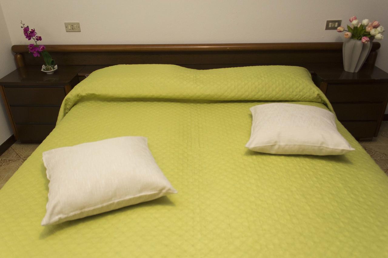 Casa Madali' - Nel Borgo Apartman Marone Kültér fotó
