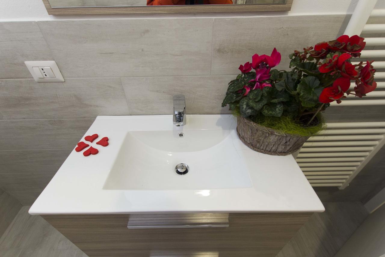 Casa Madali' - Nel Borgo Apartman Marone Kültér fotó